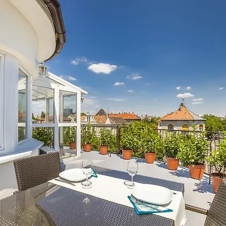 Апартаменты Terrace At Park *